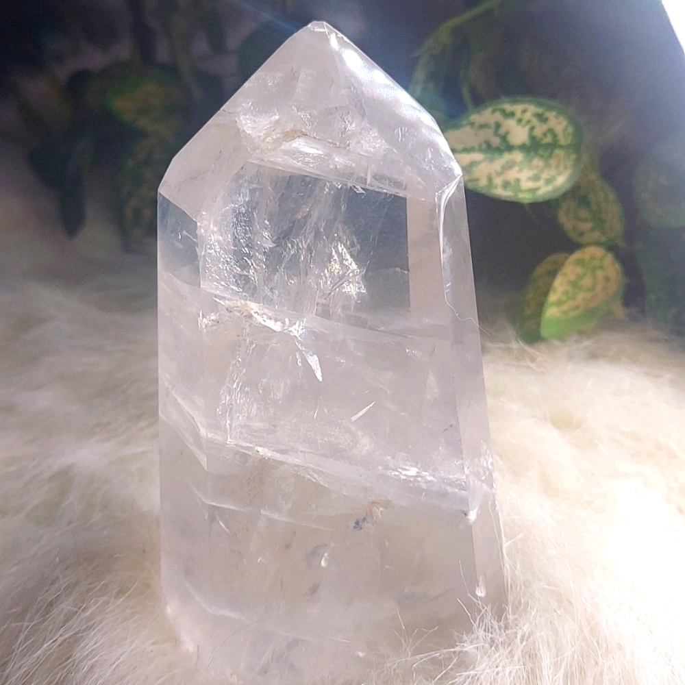 Clear Quartz New Age Healing Point